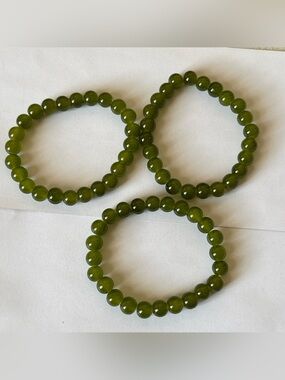 NWT Set of 3 Green Glass Beaded Stretch Bracelets